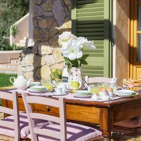 Zaca 6, Emma וילה