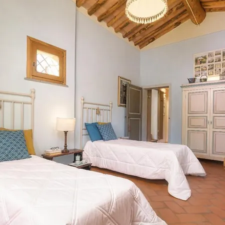 Zaca 6, Emma וילה