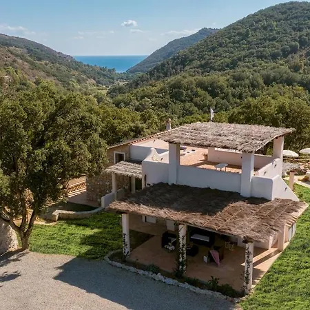 Zaca 6, Emma וילה