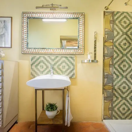 וילה Zaca 6, Emma